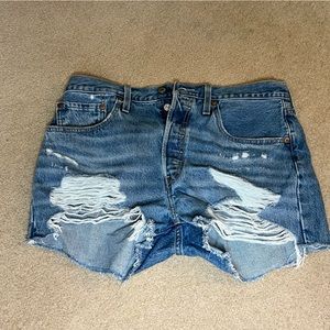 Women’s Levi shorts style 501 size 31